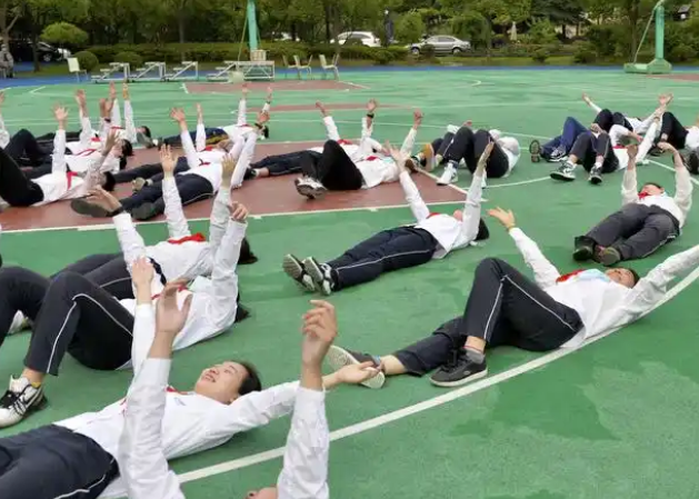 沁潤每個心靈以學生為本打造高效講堂師生結對定制學科成長方案