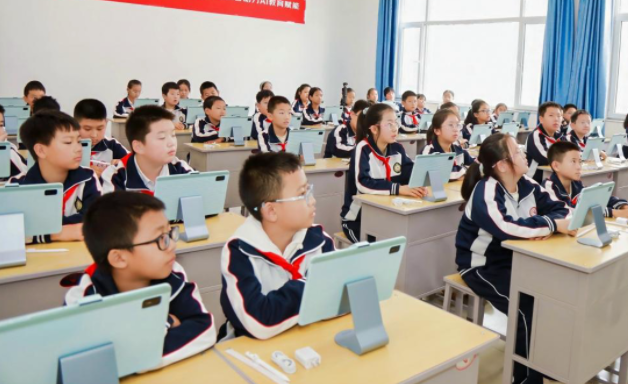 才智心育系統掩蓋萬余名學生構成心理健康教育全息畫像